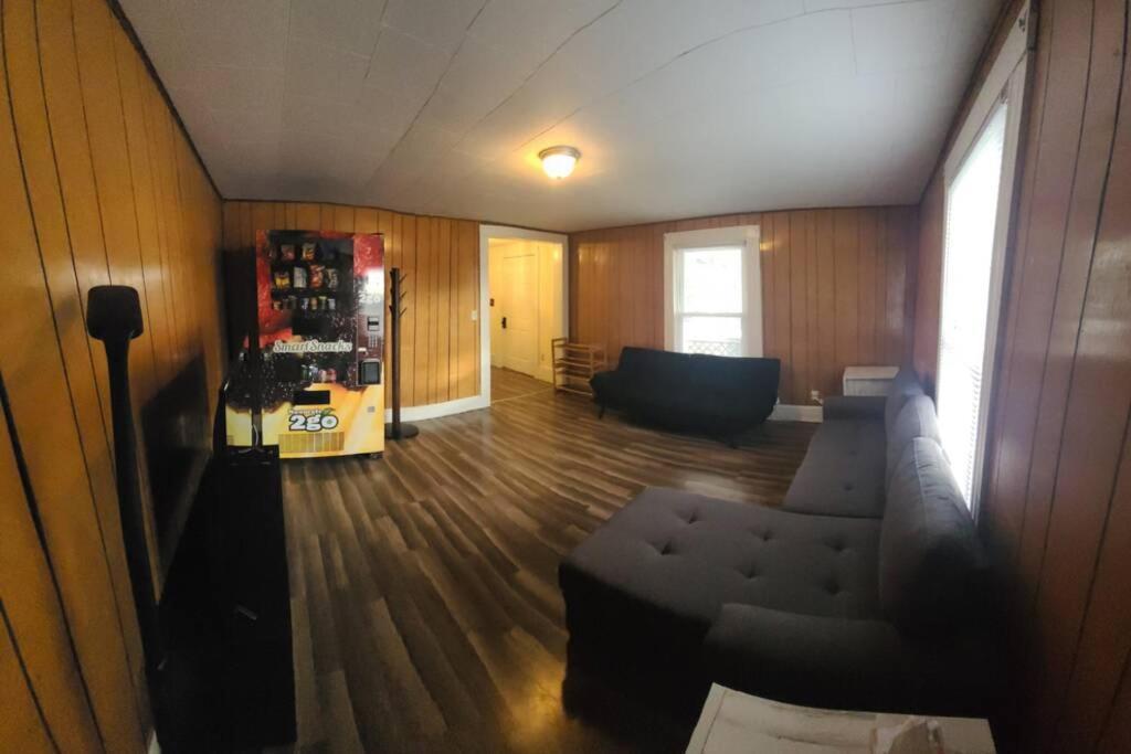 The Dragon'S Den 5 Bedroom House 1 Mile To Main St Tazewell Exterior foto