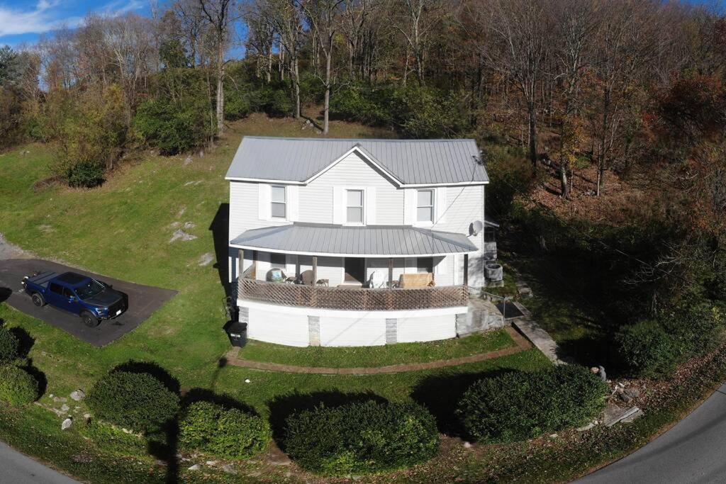 The Dragon'S Den 5 Bedroom House 1 Mile To Main St Tazewell Exterior foto